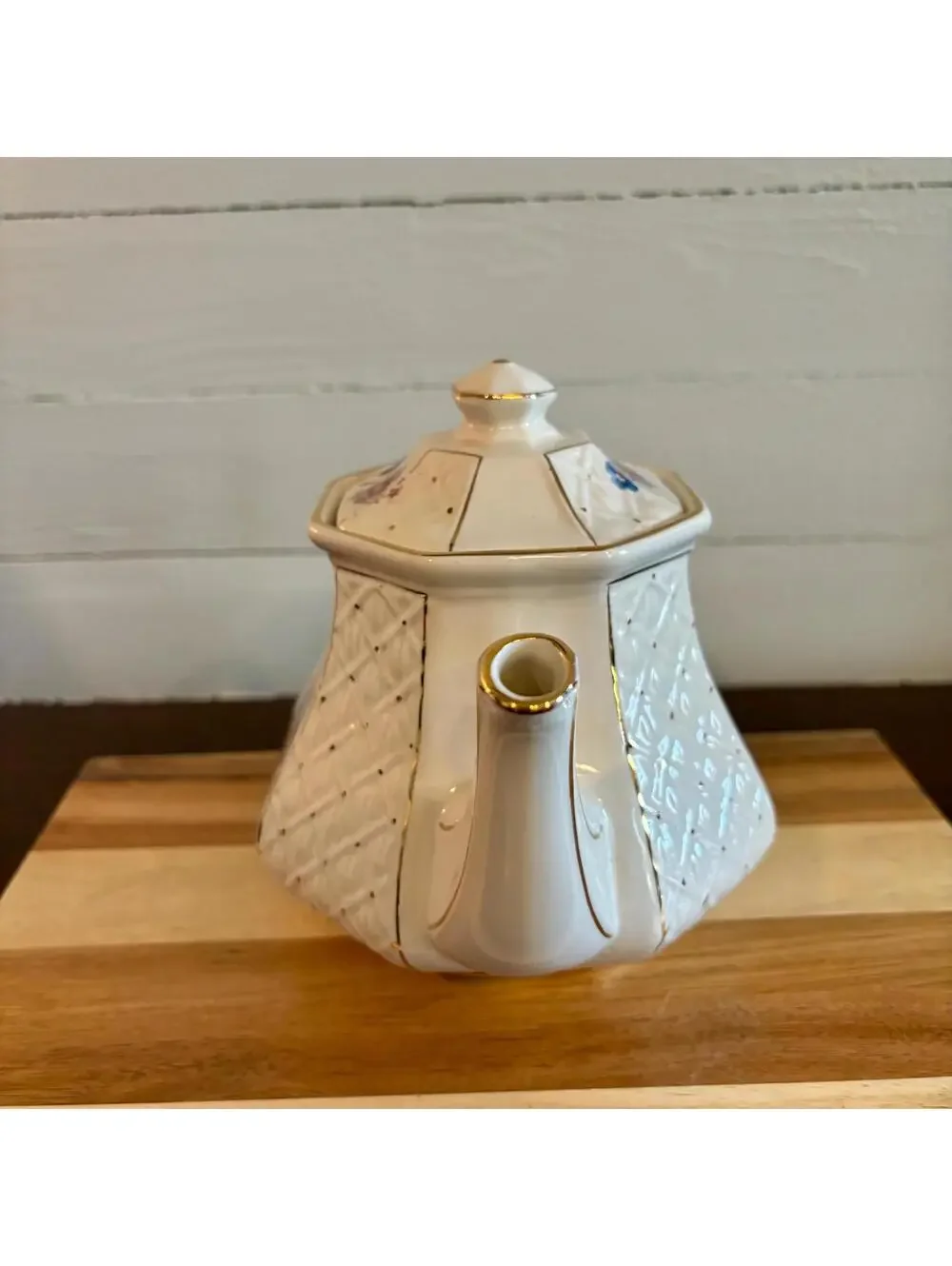 Sadler Windsor Floral Teapot